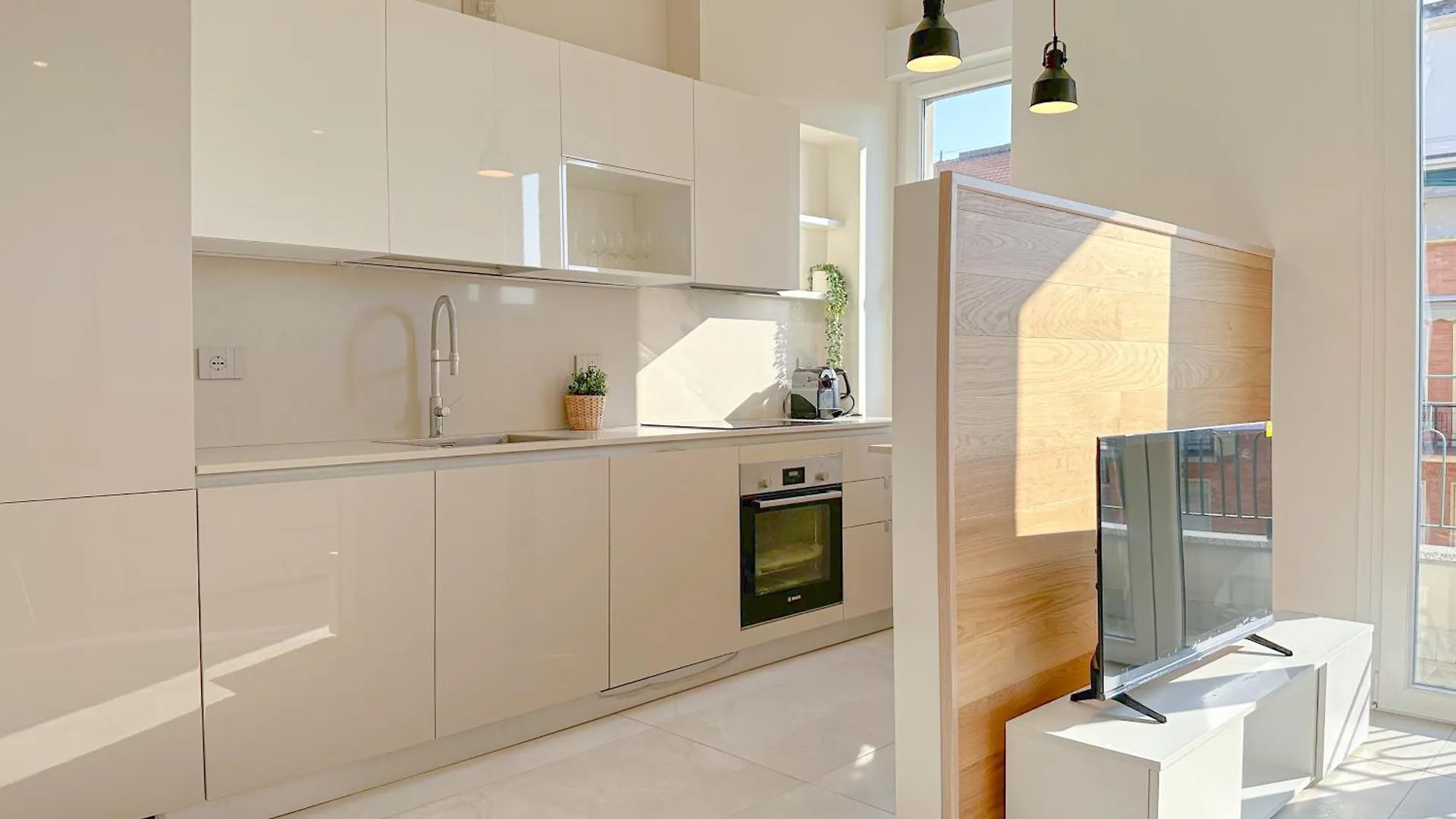 Apartment D'Adda 16 - Suite Luminosa - 3 Min Dal Naviglio Milan Italy