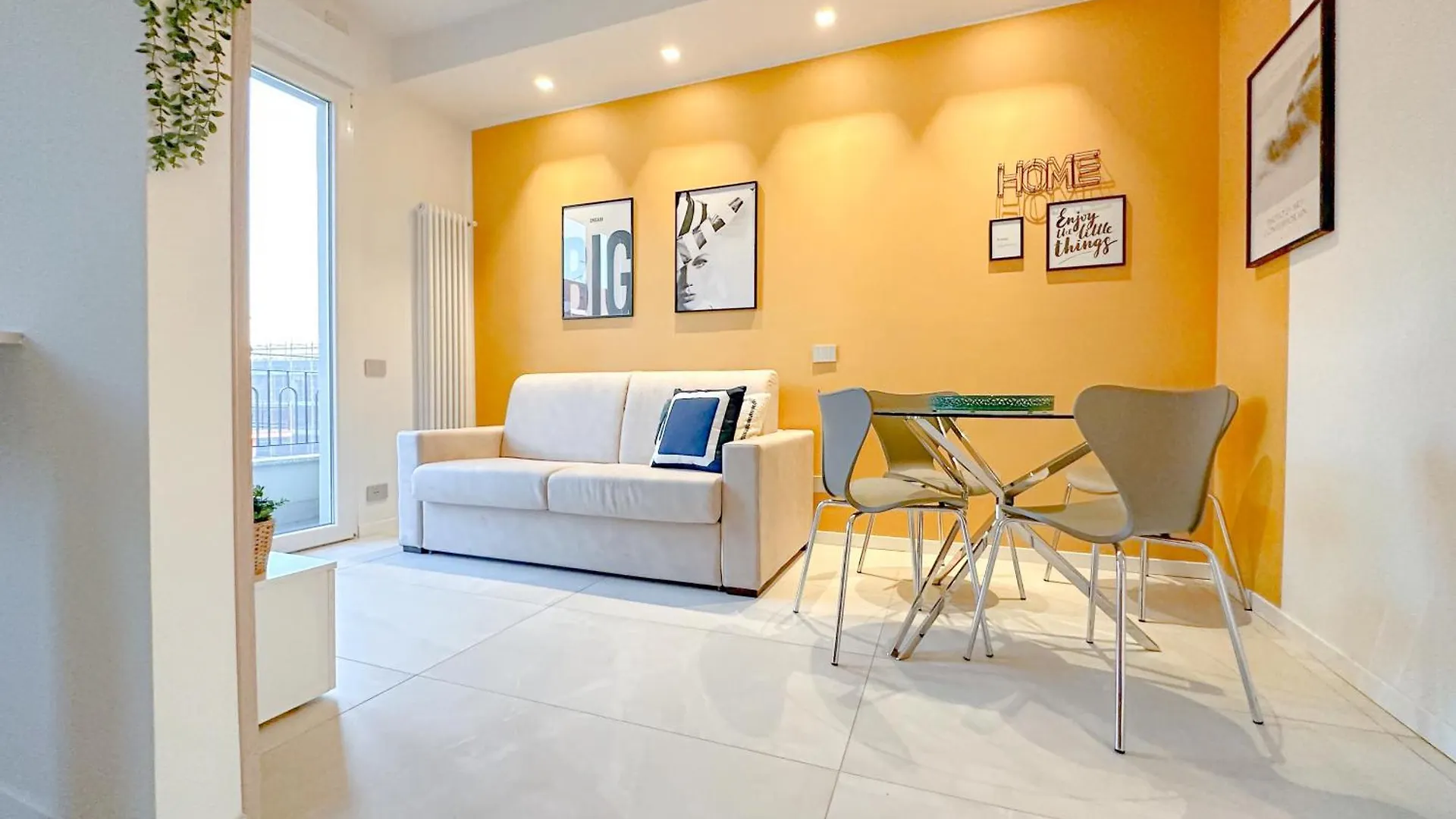 Apartment D'Adda 16 - Suite Luminosa - 3 Min Dal Naviglio Milan Italy